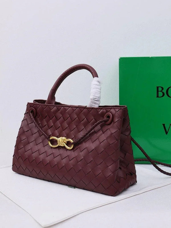'- Bottega Veneta Small Andiamo leather bag 💚