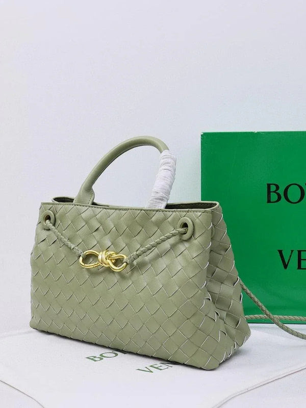 '- Bottega Veneta Small Andiamo leather bag 💚