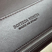 Bottega Veneta  Small Andiamo Messenger Bag in Intrecciato Leathers 💚