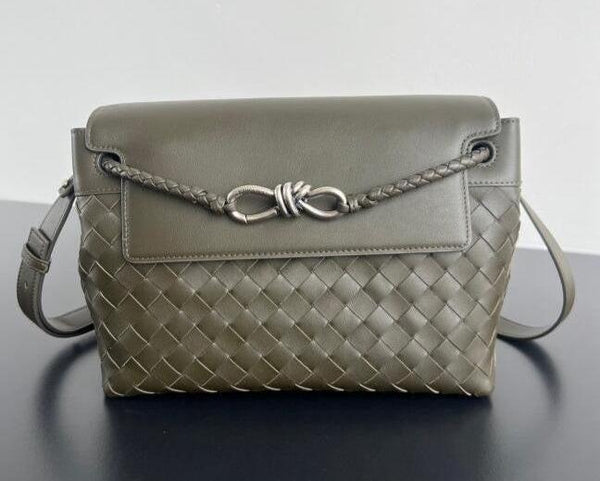 Bottega Veneta  Small Andiamo Messenger Bag in Intrecciato Leathers 💚