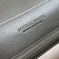 Bottega Veneta  Small Andiamo Messenger Bag in Intrecciato Leathers 💚
