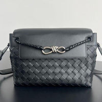 Bottega Veneta  Small Andiamo Messenger Bag in Intrecciato Leathers 💚