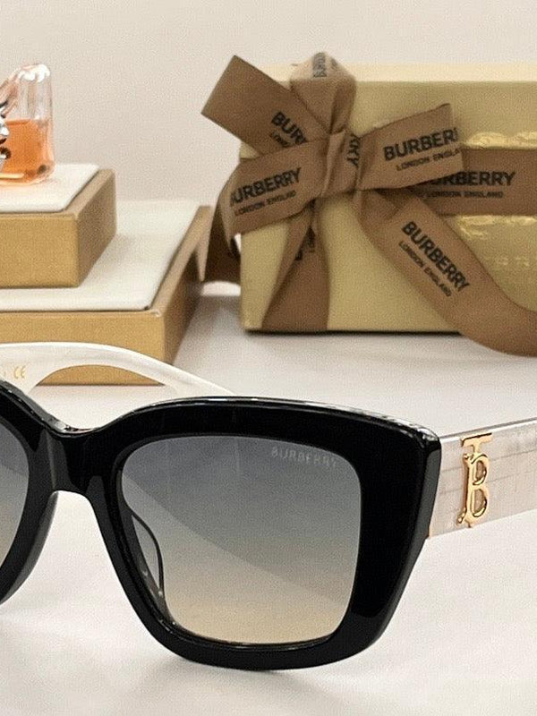 Burberry BE 6003 Women's Sunglasses✨