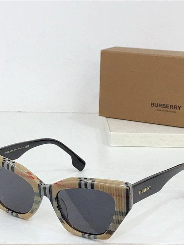 Burberry Sunglasses Women's  4299/383013  ✨