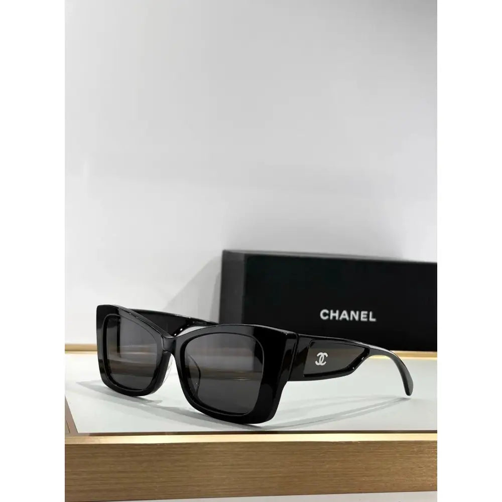 CHANEL 5430 Cat Eye Shape Sunglasses   🖤