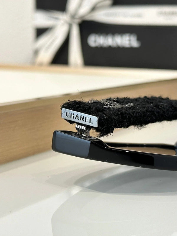 '-  CHANEL 5513 Cat Eye Sunglasses Acetate & Tweed Black & Gold frame 5 Colors ✨