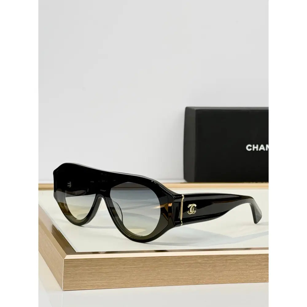 CHANEL 5568 Sunglasses Chanel Eyewear  🖤