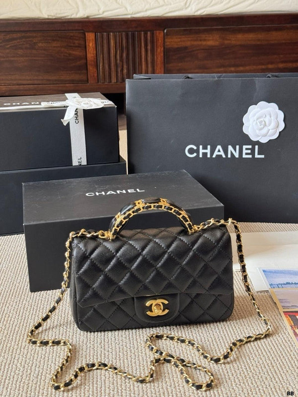 CHANEL Chanel Mini Flap Bag in Quilted Leather with Chain 23  ✨