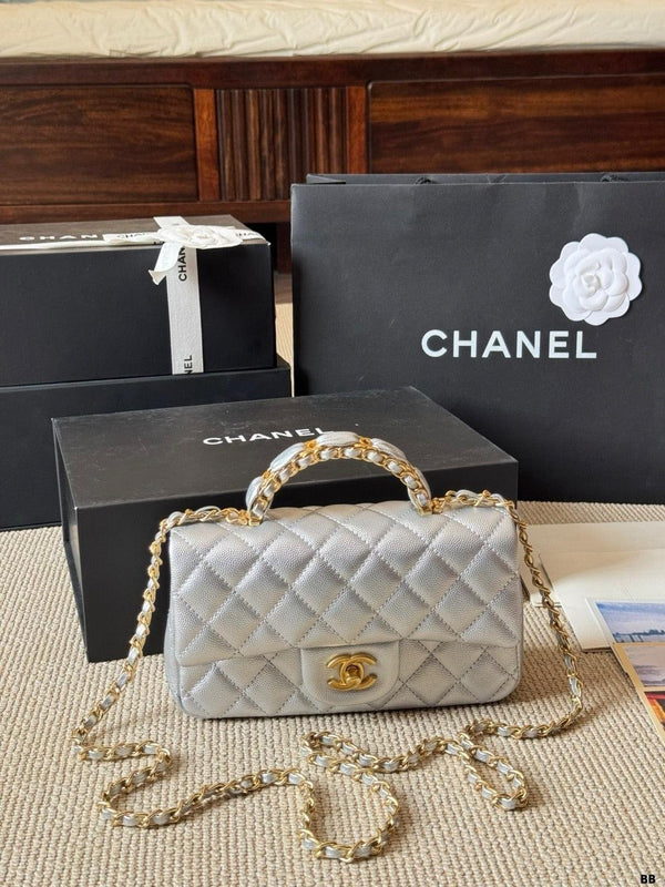 CHANEL Chanel Mini Flap Bag in Quilted Leather with Chain 23  ✨