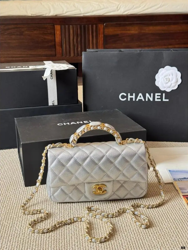 CHANEL Chanel Mini Flap Bag in Quilted Leather with Chain 23  ✨