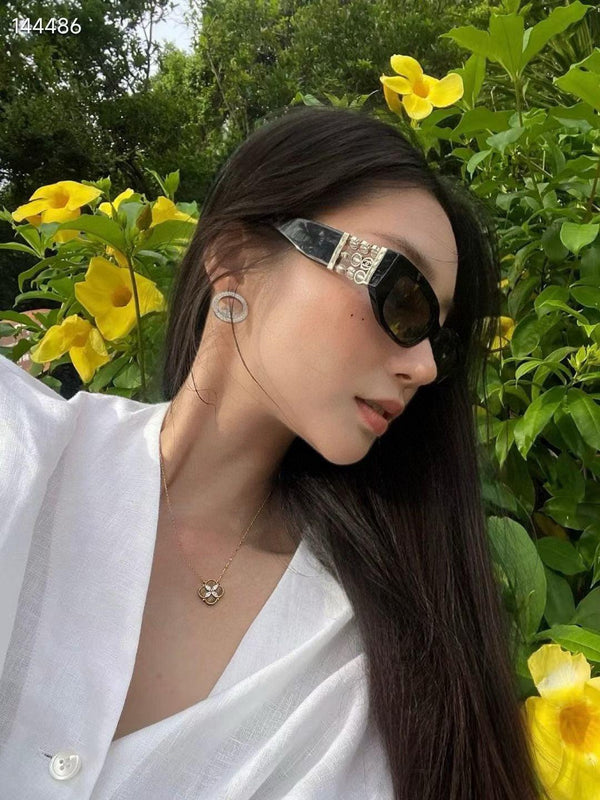 CHANEL Rectangle Sunglasses CH5544 Chanel Eyewear  🖤