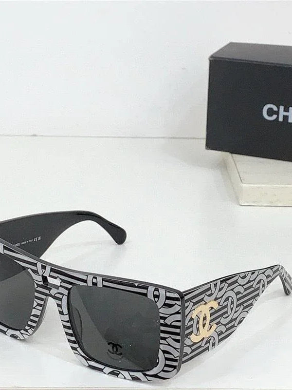 CHANEL Square Sunglasses 9141 🖤