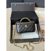 CHANEL Vanity Chanel White Chain Shoulder Bag  ✨