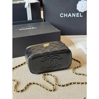 CHANEL Vanity Chanel White Chain Shoulder Bag  ✨