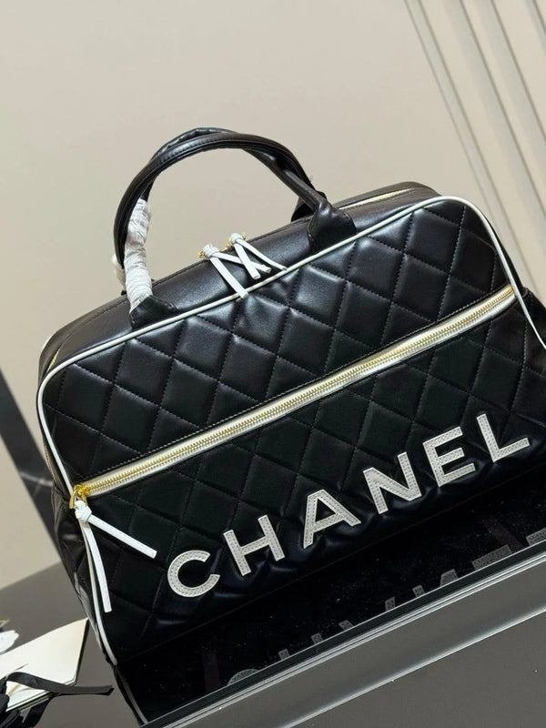Chanel Vintage CHANEL ULTRA RARE 1994-1996  diamond-quilted holdall bag 🖤