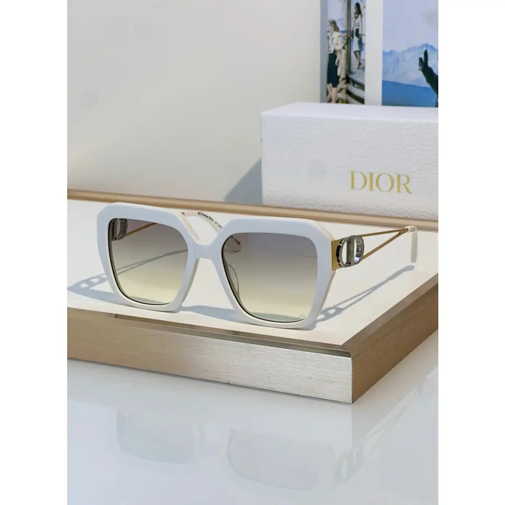 Dior  30Montaigne S6U CD 40083U Rectangular Sunglasses✨