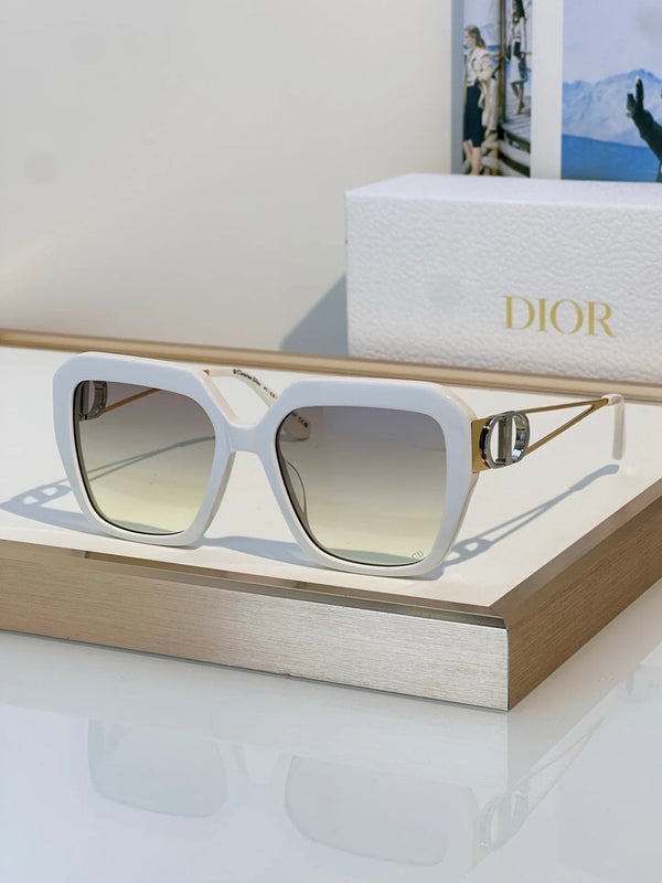 Dior  30Montaigne S6U CD 40083U Rectangular Sunglasses✨