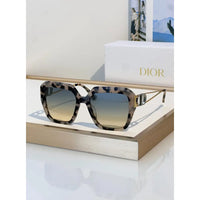 Dior  30Montaigne S6U CD 40083U Rectangular Sunglasses✨