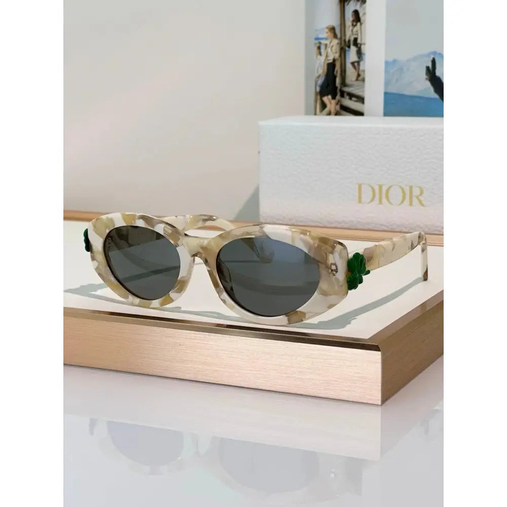 DIOR Dior Clover B1F Transparent Pink Oval  Sunglasses✨