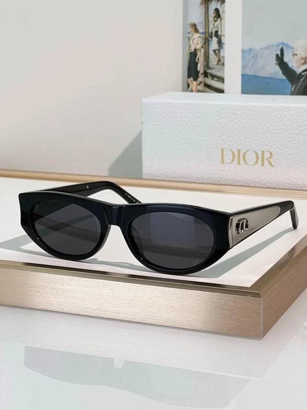 DIOR DiorGlow B2F Black Butterfly Sunglasses ✨