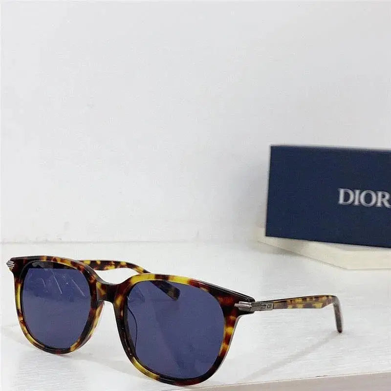 Dior Essentials DIORBLACKSUIT R2I Sunglasses✨