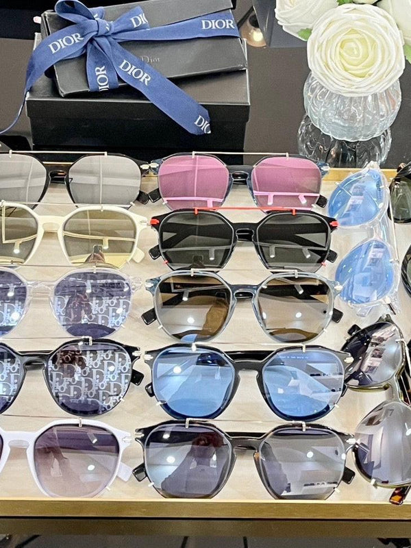 DIOR HOMME Dior BlackSuit RI DM 40010I Sunglasses ✨