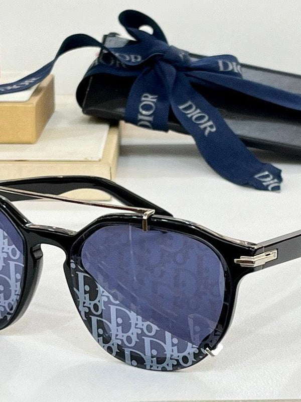 DIOR HOMME Dior BlackSuit RI DM 40010I Sunglasses ✨
