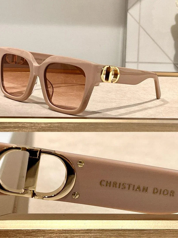 DIOR Sunglasses Dior 30Montaigne S8U Sunglasses✨