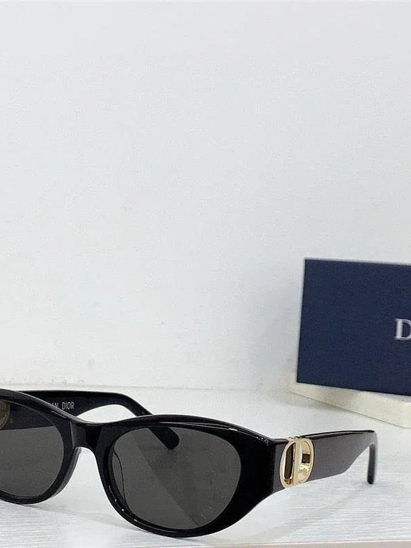 Dior Women's 30Montaigne butterfly-frame Sunglasses✨