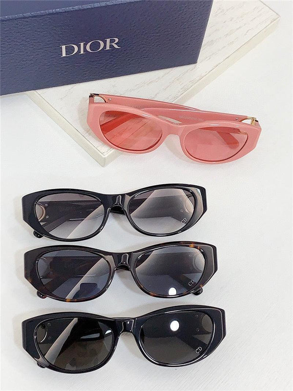 Dior Women's 30Montaigne butterfly-frame Sunglasses✨