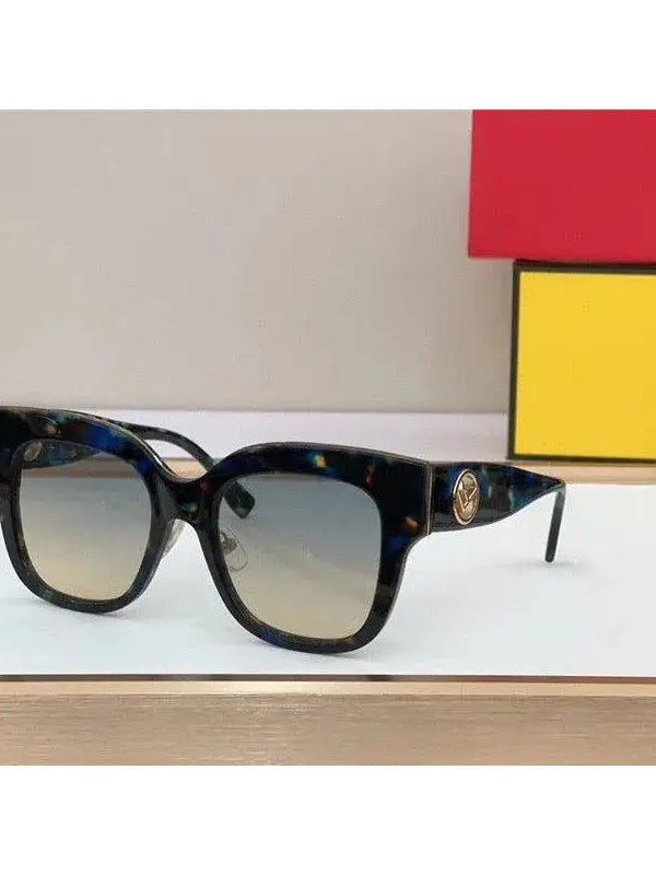 Fendi Black F is Fendi FF 0359/G/S Oversize Sunglasses✨