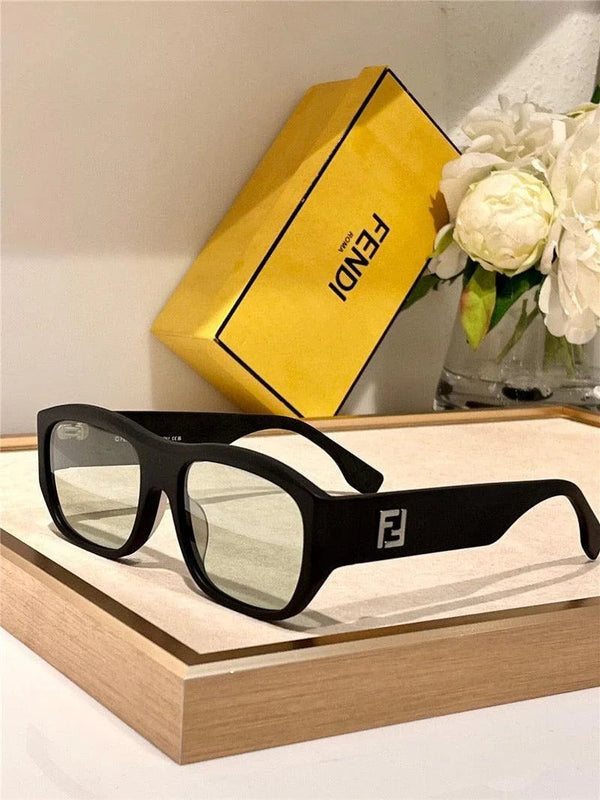 Fendi FE40117 Sunglasses Women's✨
