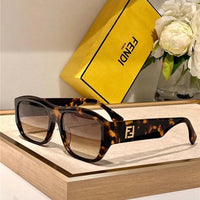 Fendi FE40117 Sunglasses Women's✨