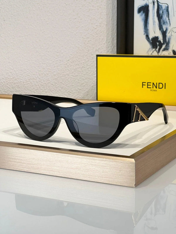 FENDI First FE40111I 01B Sunglasses Women's✨