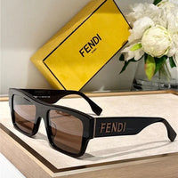 FENDI Roma FE40118 Sunglasses shape Women's✨