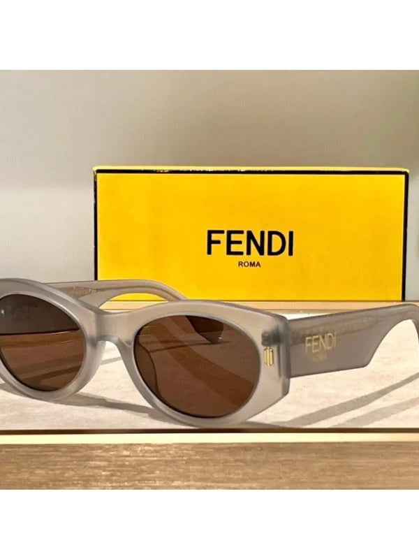 FENDI Roma FE40125 Sunglasses shape Women's✨