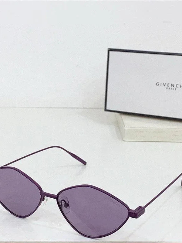 GIVENCHY GV 40040U  Sunglasses ✨