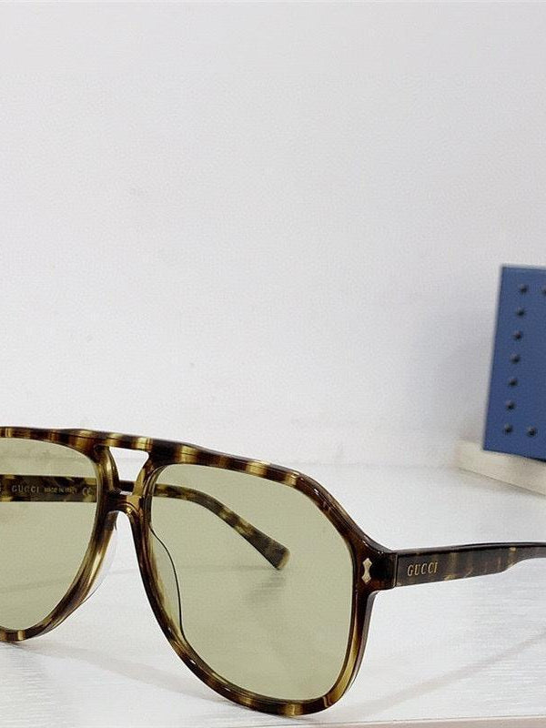 Gucci GG1042 Sunglasses feature a rectangular Pilot ✨