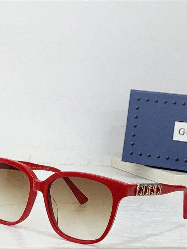 Gucci GG1192 Sunglasses feature a rectangular Pilot ✨