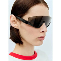 GUCCI GG1650  Gucci Eyewear Interlocking G shield-frame Sunglasses ✨
