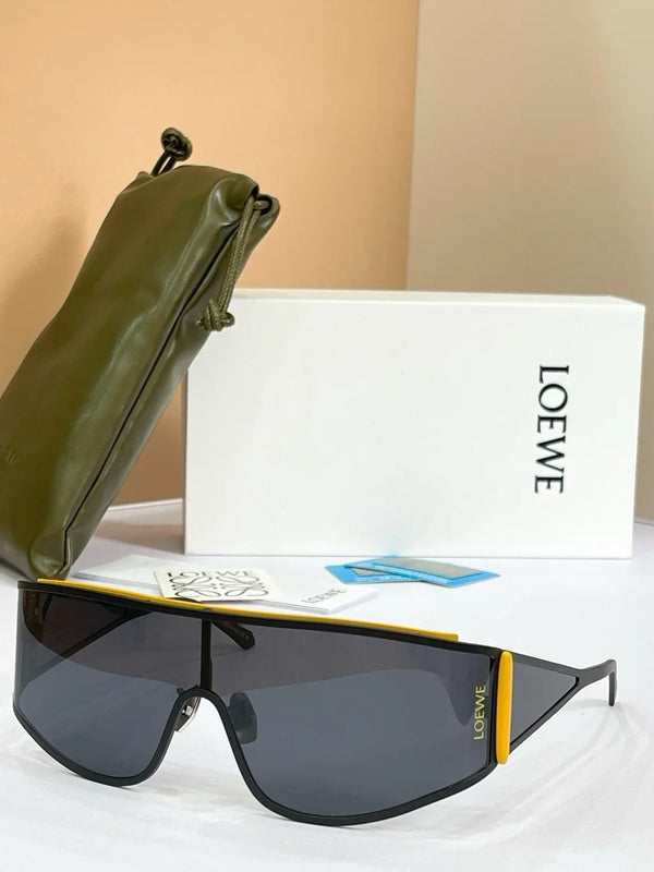 LOEWE  Signature LW40202U 02A - As Seen On Kim Kardashian  ✨