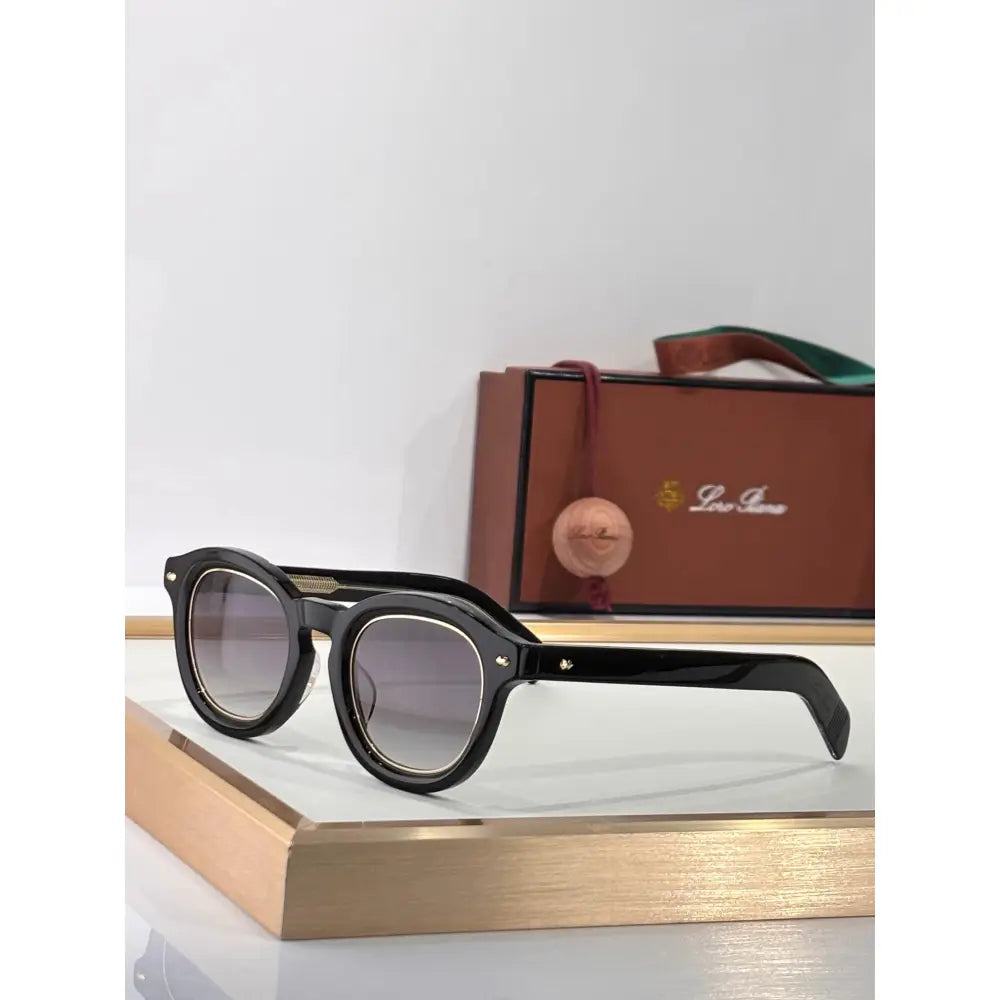 '-  Loro Piana Traveller  Unisex Sunglasses 🍂