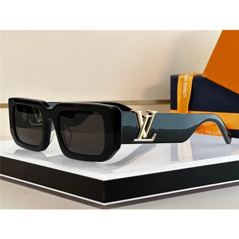 Louis Vuitton Icon Cat Eye Sunglasses ✨