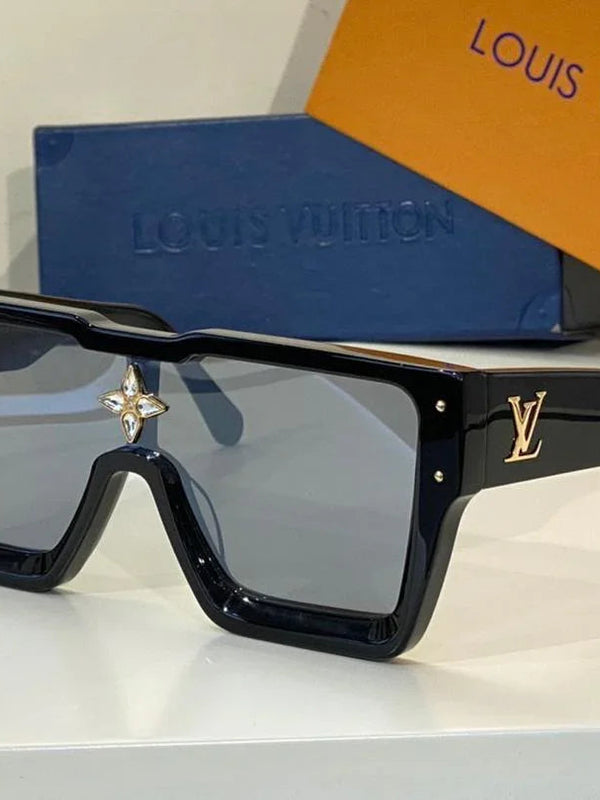 Louis Vuitton Limited Edition CYCLONE  Sunglasses ✨