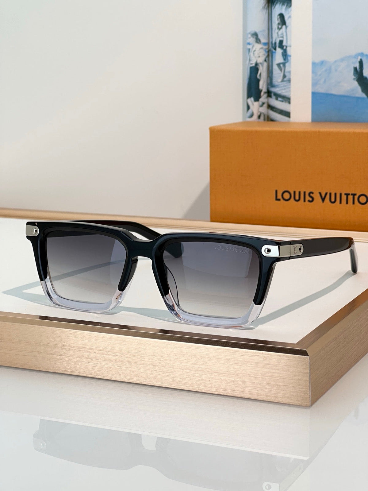 Louis Vuitton LV Signature Z1974U LV Square Photochromic Glasses&Sunglasses✨