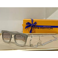 Louis Vuitton ultra rare LV1105 Chain Women's Sunglasses ✨