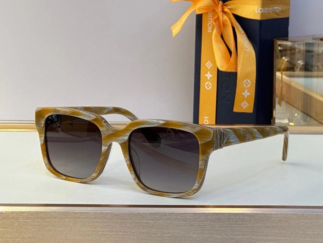 Louis Vuitton Z1785W Glide Square Sunglasses ✨