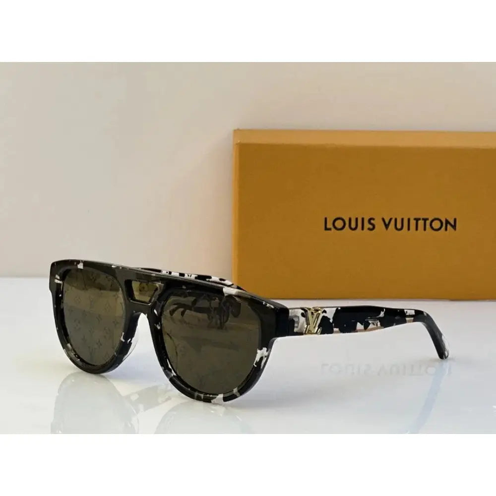Louis Vuitton Z2061W LV Sleek Round Sunglasses  ✨