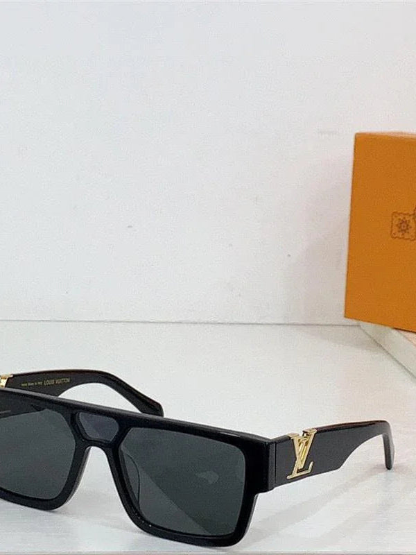 Louis Vuitton Z2062W New LV Sleek Square Sunglasses ✨