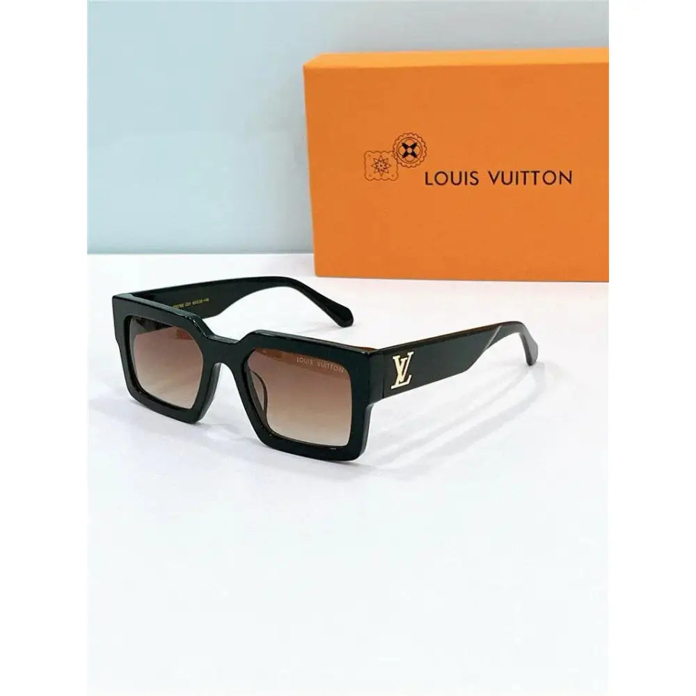 Louis Vuitton Z2076E  LV Clash Low Square Sunglasses ✨